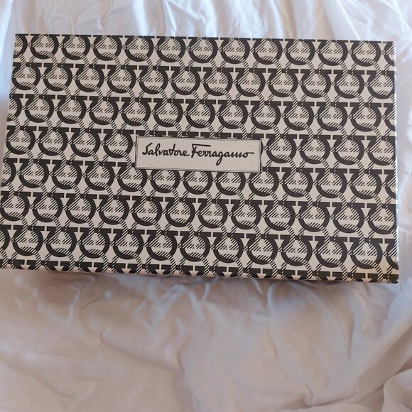 Ferragamo Women's Loafers - Size 10 - Picture 3 of 3